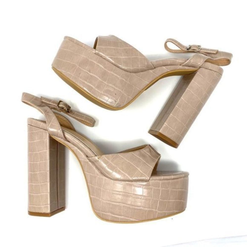 MATA Croc-Embossed London Platform Sandal NWOT‎ Sz 9